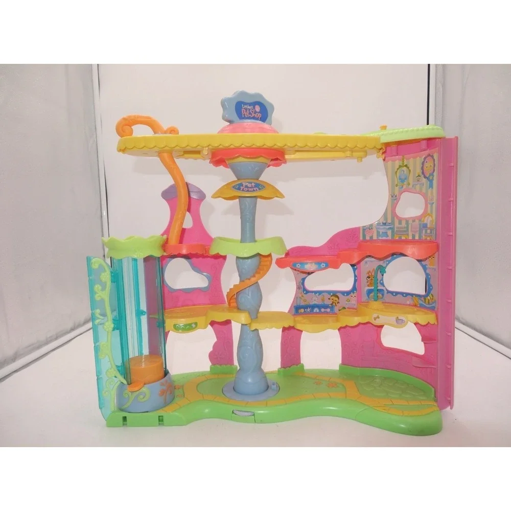 LPS Littlest Pet Shop Round n Round Pet Town No Accessories